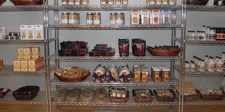 6 Reasons To Choose Chrome Wire Shelving Omega Products Blog Discussions Retail Wire Shelving